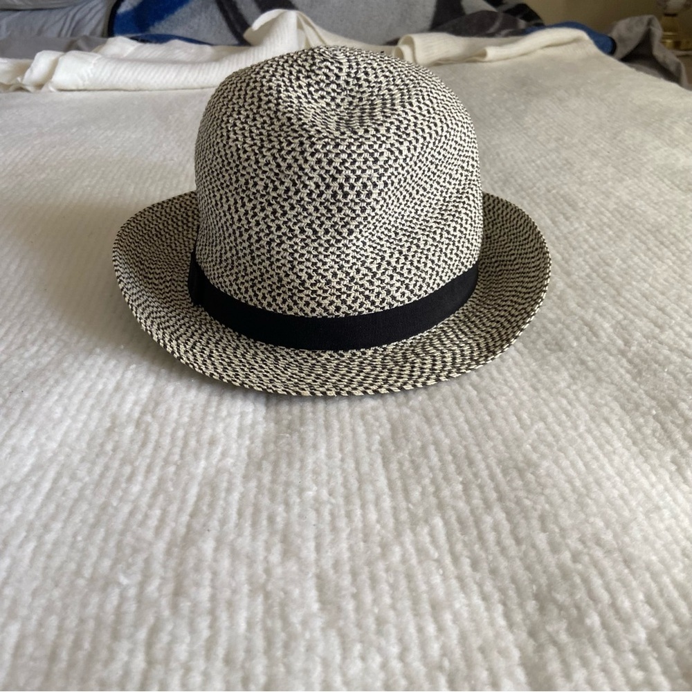 Women’s Black & White Straw Fedora Hat with Black Band